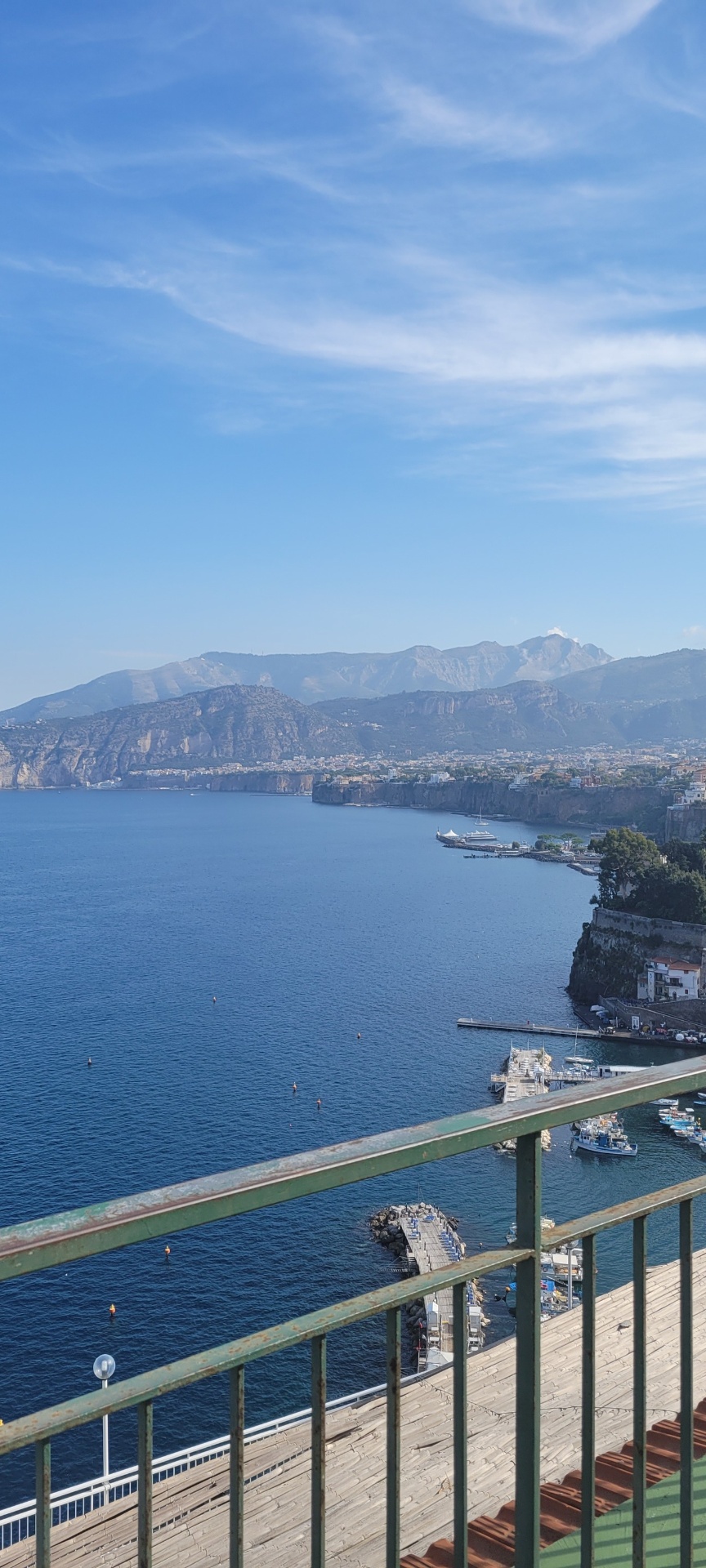 Retreat participants gathered together during a past Sorrento experience